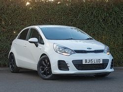 White Used 2015 Kia Rio Hatchback | £5,998 (Expensive)