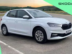 Moon white metallic Used 2025 Skoda Fabia SE Hatchback | £17,700 (Fair price)