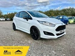 White Used 2016 Ford Fiesta Zetec Hatchback | £3,995 (Fair price)