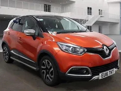 Red Used 2016 Renault Captur Signature SUV | £9,000 (Fair price)
