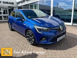 Blue Used 2022 Renault Clio V SE Hatchback | £13,995 (Fair price)