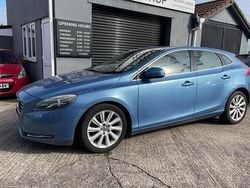 Blue Used 2014 Volvo V40 SE Estate | £3,695 (Fair price)