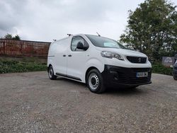 White Used 2019 Peugeot Expert S Van | £6,450 (Good price)