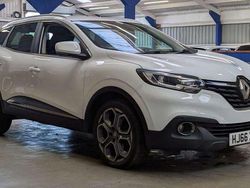 White Used 2016 Renault Kadjar Dynamique SUV | £5,590 (Fair price)