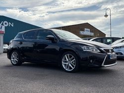 Obsidian black Used 2015 Lexus CT200h Hatchback | £6,475 (Good price)