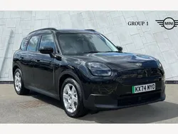 Black Used 2024 Mini Countryman Classic SUV | £28,500 (Good price)