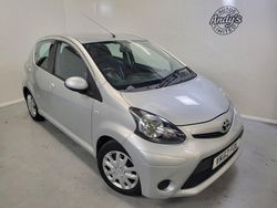 Silver Used 2012 Toyota Aygo Hatchback | £2,499 (Fair price)