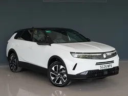 White New 2025 Vauxhall Grandland X SUV | £29,998 (Fair price)