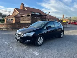 Black Used 2010 Vauxhall Astra | £1,990 (Fair price)