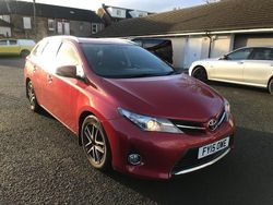 Red Used 2015 Toyota Auris Estate | £4,495 (Fair price)