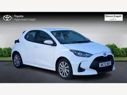 White Used 2022 Toyota Yaris Hybrid Hatchback | £15,796 (Good price)
