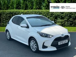 White Used 2021 Toyota Yaris Hybrid Hatchback | £13,995 (Good price)