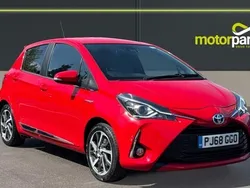 Chilli red gloss Used 2018 Toyota Yaris Hybrid Hatchback | £12,500 (Fair price)