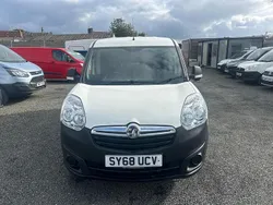 White Used 2018 Vauxhall Combo MPV | £5,775 (Expensive)
