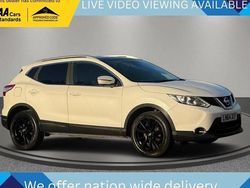 White Used 2014 Nissan Qashqai Tekna SUV | £6,245 (Fair price)