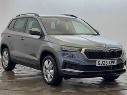 Graphite grey metallic Used 2025 Skoda Karoq SE SUV | £21,999 (Fair price)
