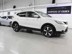 White Used 2016 Nissan Qashqai N-Connecta SUV | £5,495 (Fair price)