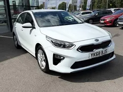 Arctic white Used 2018 Kia Ceed 2 Hatchback | £10,500 (Fair price)