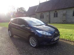 Black Used 2011 Ford Fiesta Titanium Hatchback | £2,450 (Good price)