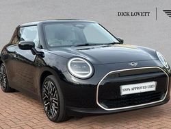 Black Used 2025 Mini Cooper Hatch Hatchback | £27,995