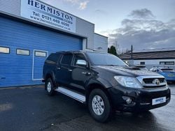 Black Used 2011 Toyota HiLux Pickup | £6,500 (Fair price)