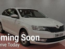 White Used 2014 Skoda Rapid SE Hatchback | £4,495 (Fair price)