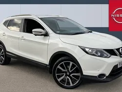 White Used 2016 Nissan Qashqai Tekna SUV | £11,612 (Fair price)