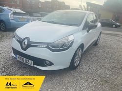 White Used 2016 Renault Clio IV Dynamique Hatchback | £3,495 (Fair price)