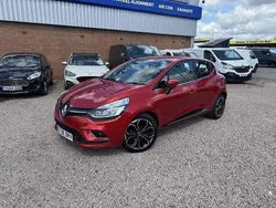 Flame red Used 2016 Renault Clio IV Dynamique Hatchback | £8,378 (Fair price)