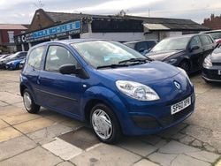 Blue Used 2010 Renault Twingo Expression Hatchback | £1,899 (Fair price)
