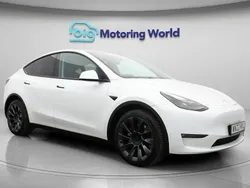White Used 2022 Tesla Model Y Long Range SUV | £22,000 (Super price)