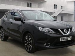 Black Used 2016 Nissan Qashqai Tekna SUV | £9,399 (Fair price)