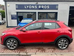 Red Used 2018 Kia Stonic 2 SUV | £8,150 (Fair price)