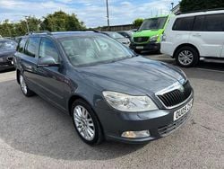 Grey Used 2009 Skoda Octavia Estate | £4,499 (Expensive)