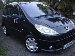 Black Used 2006 Peugeot 1007 Hatchback | £2,290
