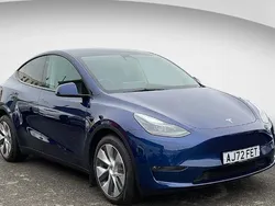 Blue Used 2022 Tesla Model Y Long Range SUV | £24,590 (Good price)