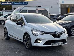 White Used 2022 Renault Clio V Techno Hatchback | £15,499 (Fair price)