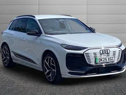 White Used 2025 Audi Q6 e-tron Advanced SUV | £62,550 (Expensive)