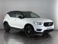 White Used 2019 Volvo XC40 R-Design SUV | £16,400 (Fair price)
