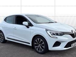 White Used 2022 Renault Clio V Iconic Hatchback | £10,236 (Fair price)