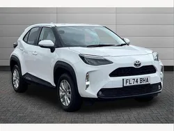 Pure white Used 2024 Toyota Yaris Cross SUV | £22,895 (Good price)