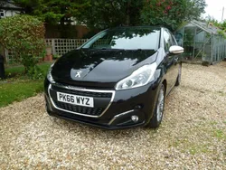 Black Used 2016 Peugeot 208 Allure Hatchback | £3,475 (Fair price)