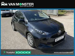Black Used 2022 Toyota Yaris Hybrid Hatchback | £14,748 (Good price)