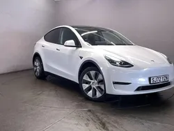 White Used 2022 Tesla Model Y SUV | £24,399 (Fair price)
