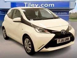 White Used 2016 Toyota Aygo X-play Hatchback | £5,490 (Fair price)