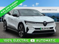 White/black Used 2024 Renault Mégane Komfort Hatchback | £21,495 (Fair price)