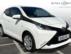 White Used 2016 Toyota Aygo X-play Hatchback | £4,998 (Good price)