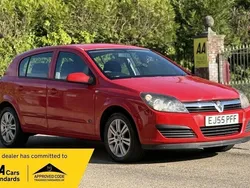 Red Used 2006 Vauxhall Astra Active Hatchback | £2,990 (Fair price)