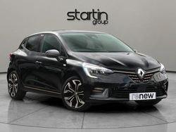 Black Used 2022 Renault Clio V Hatchback | £15,044 (Fair price)