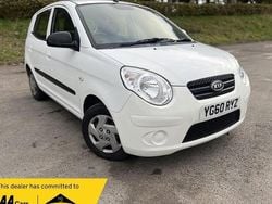White Used 2010 Kia Picanto 2 Hatchback | £2,100 (Good price)